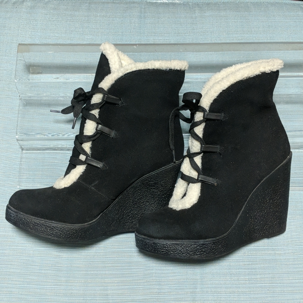 NFSD52023 MIA Glenda Black Suede Platform Boots Size 8.5